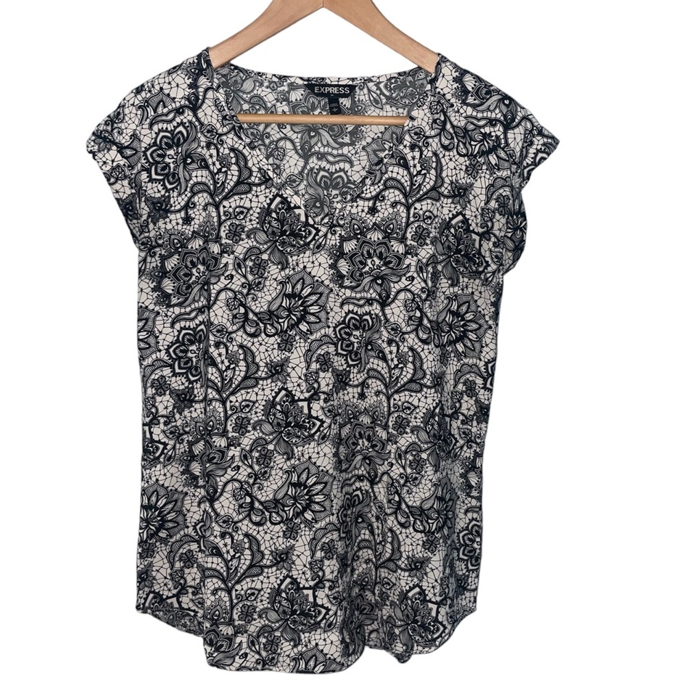 Women’s Express Top Size Small